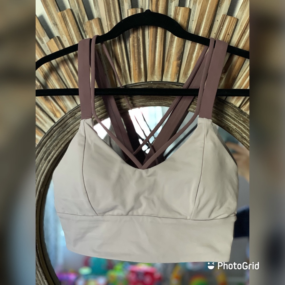 Size 8 EUC lululemon bra with pads